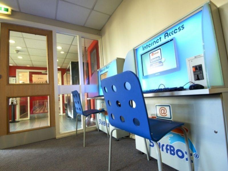 Travelodge Limerick Bagian luar foto