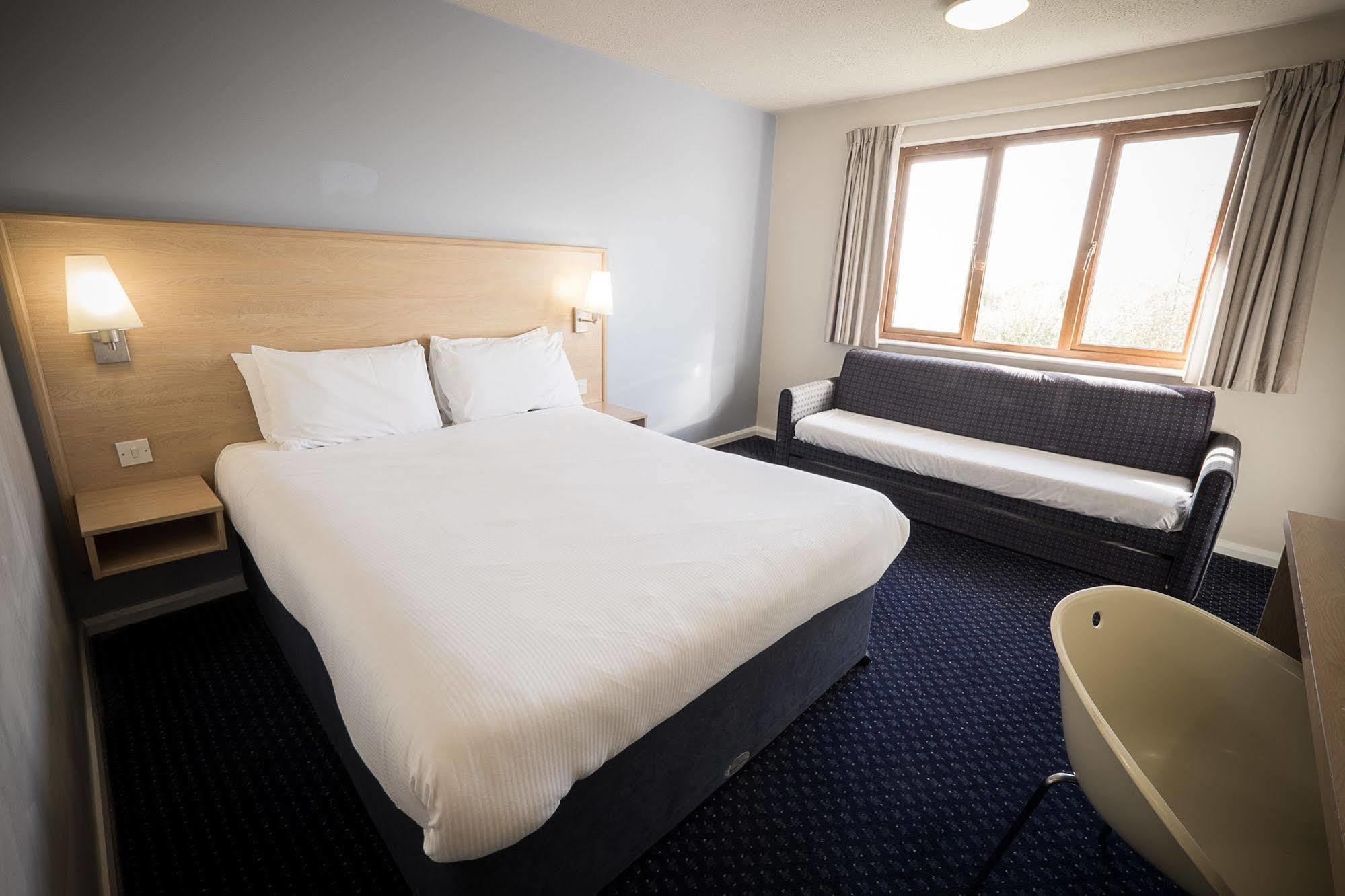 Travelodge Limerick Bagian luar foto